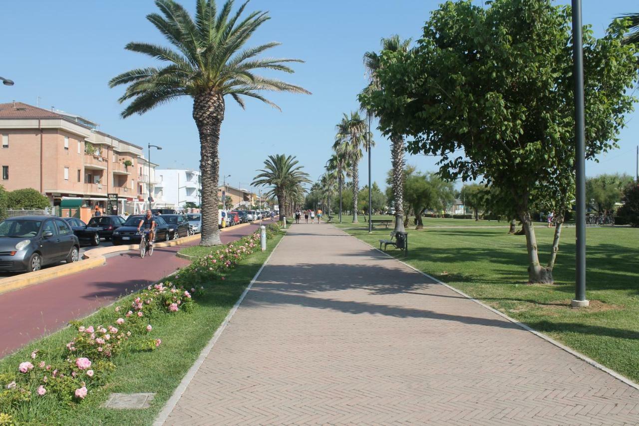 Residenza Domo Lejlighed Porto SantʼElpidio Eksteriør billede