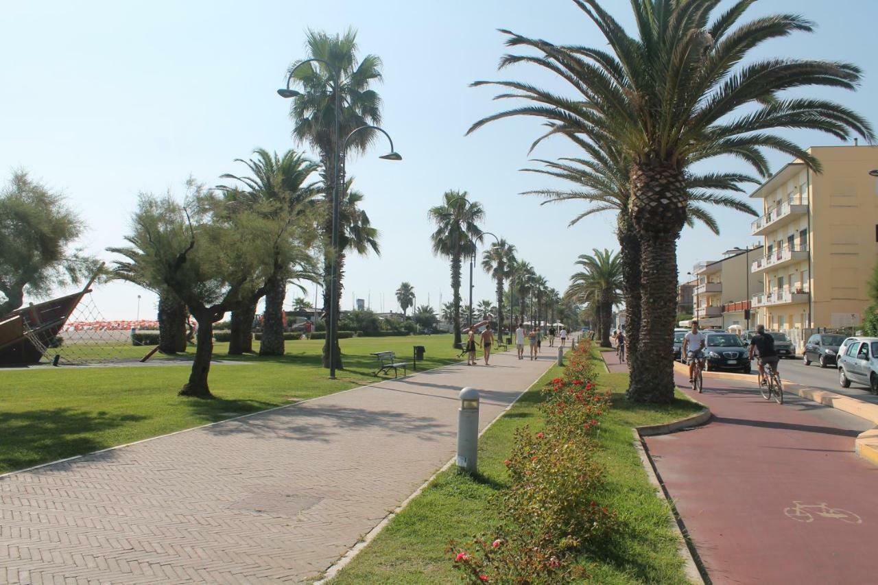 Residenza Domo Lejlighed Porto SantʼElpidio Eksteriør billede